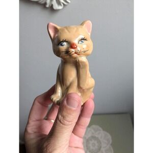 Vintage Ceramic Cat Figurine Made in China Beige Kitten Blue Eyes Cute